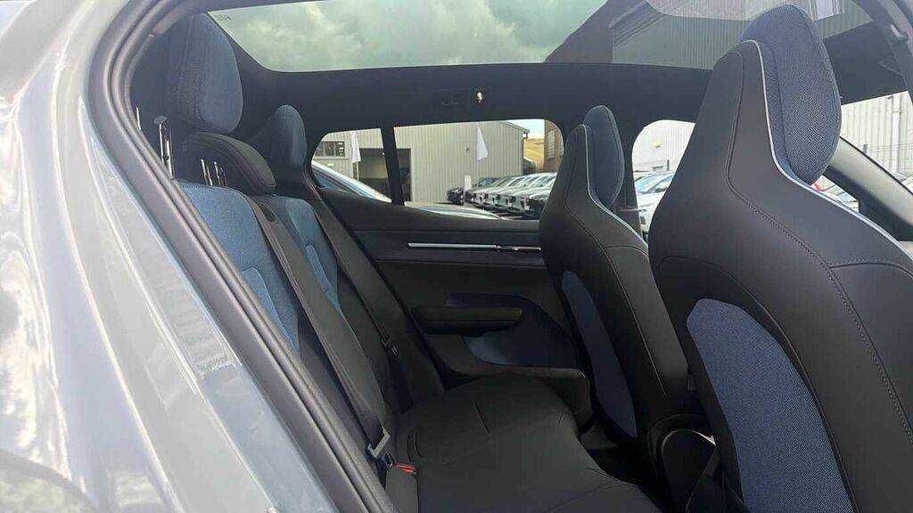 Volvo EX30 Ultra, Twin Motor Performance, LR26GDO Grey #6