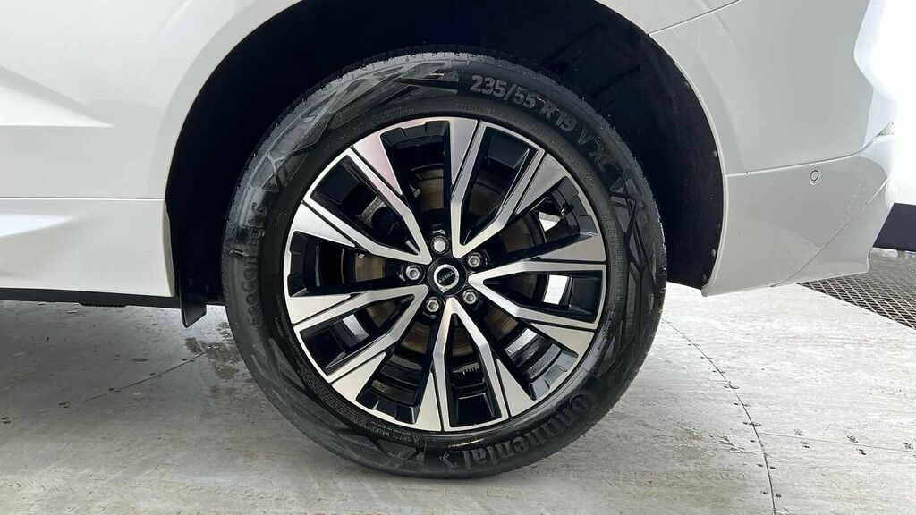 Volvo XC60 Plus, B4 Mild Hybrid, Dark HK72JZX White #4