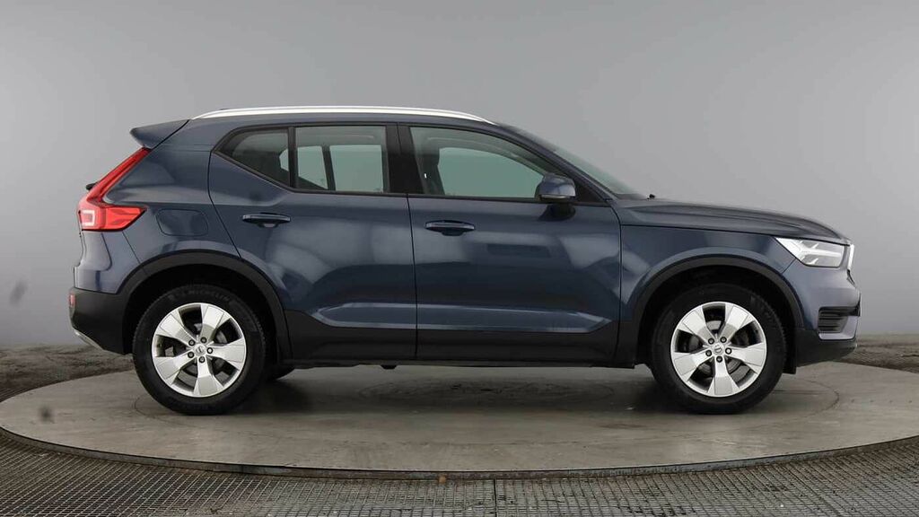 Volvo XC40 Momentum, T3 NA22WHJ Blue #2