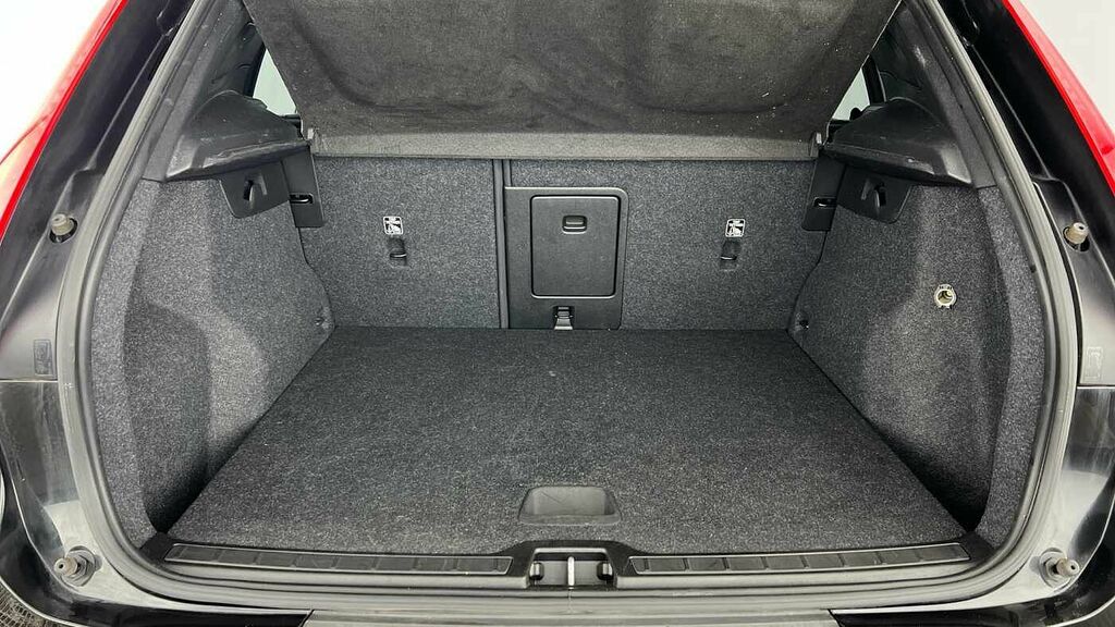 Volvo XC40 R-design, B4 Mild Hybrid NG71TYH Black #5