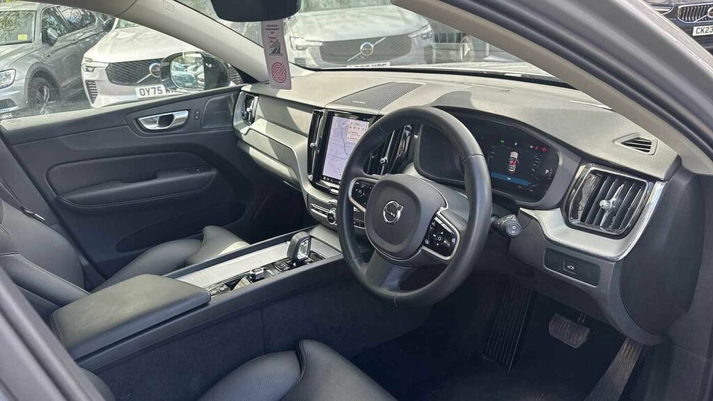 Volvo XC60 Plus, B5 Awd Mild Hybrid, Dark RA74LPP Silver #4
