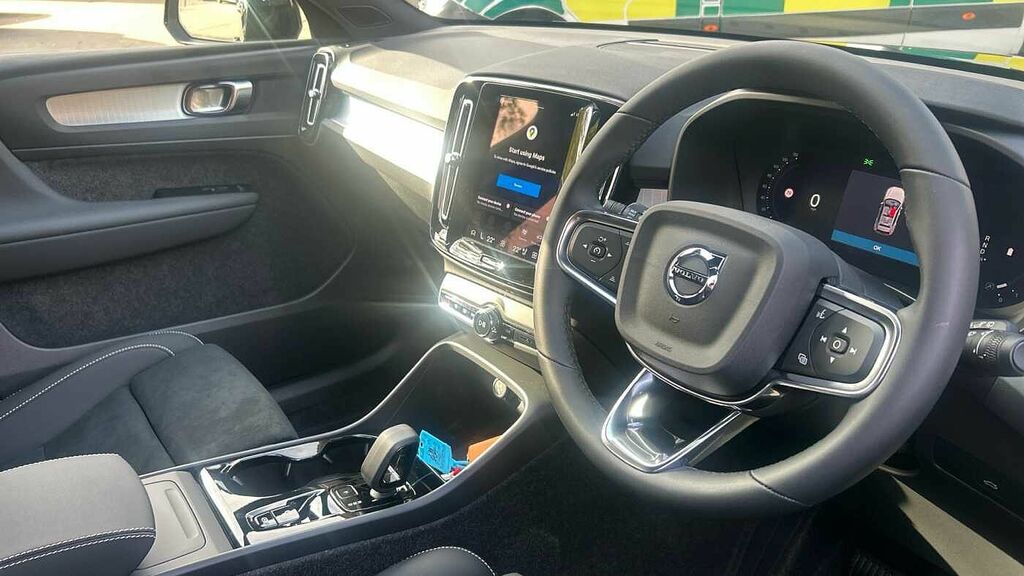 Volvo XC40 Black Edition Plus, B3 Mild Hybrid, LR75OOF Black #4