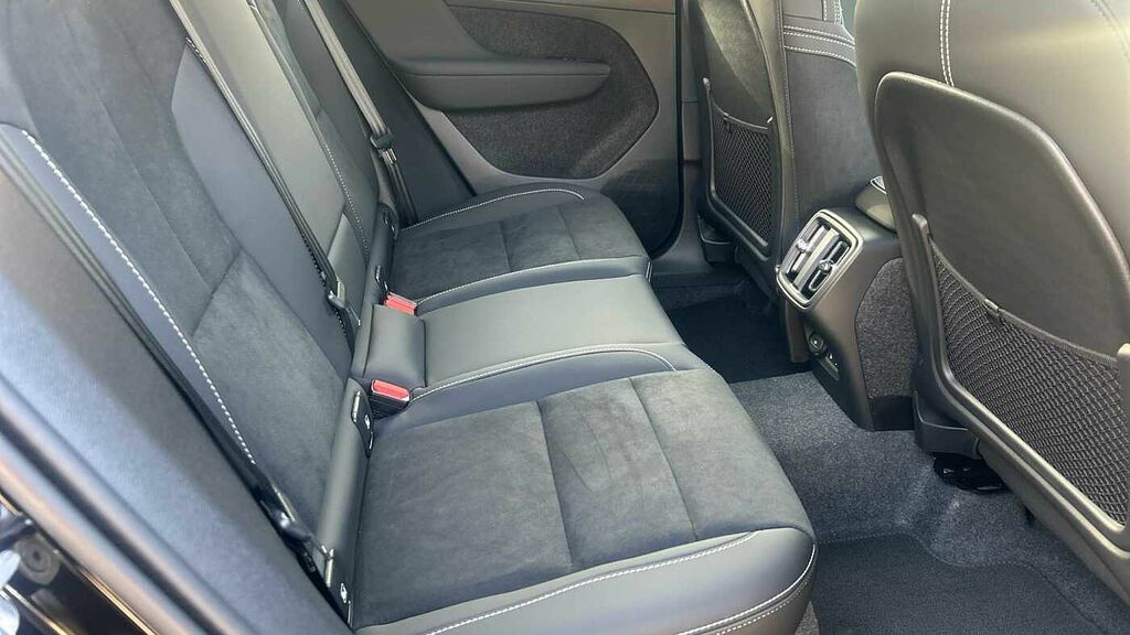 Volvo XC40 Black Edition Plus, B3 Mild Hybrid, LR75OOF Black #6
