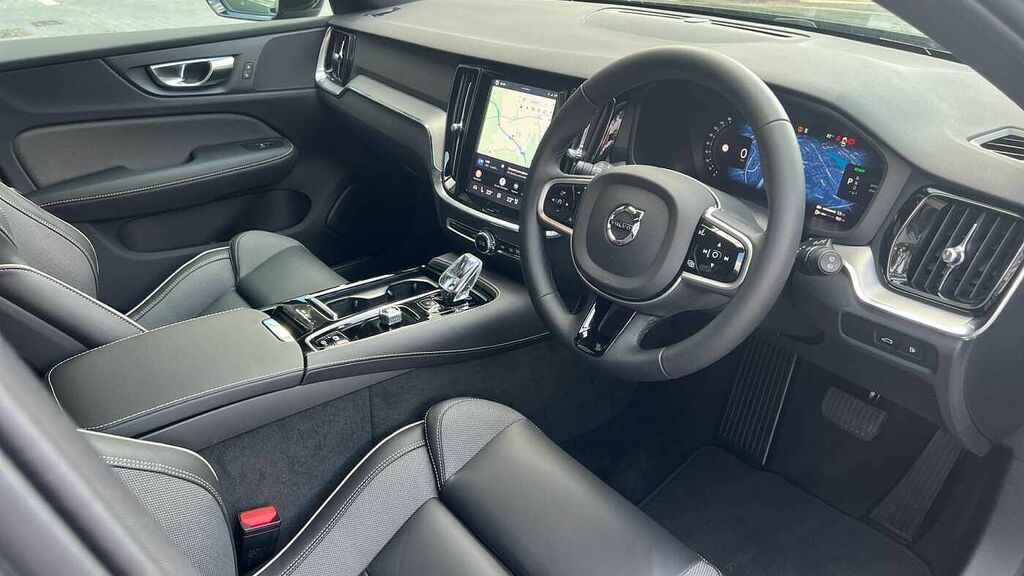 Volvo V60 Plus, T6 Awd Plug-in Hybrid, Dark LR26GBZ #4