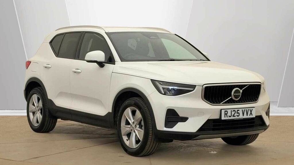 Volvo XC40 Core, B3 Mild Hybrid, White