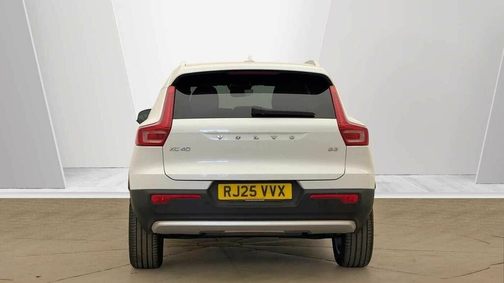 Volvo XC40 Core, B3 Mild Hybrid, RJ25VVX White #4
