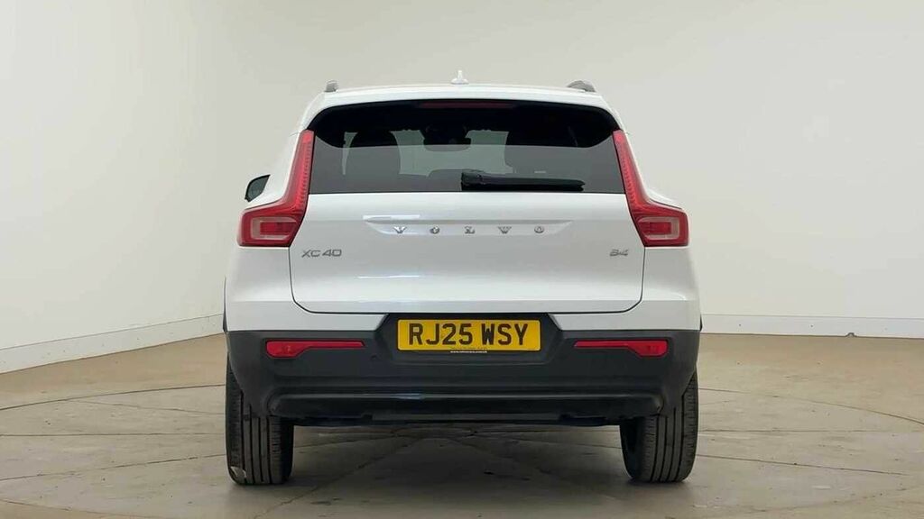 Volvo XC40 Plus, B4 Mild Hybrid, Dark RJ25WSY White #4