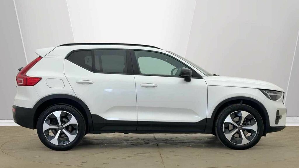 Volvo XC40 Plus, B4 Mild Hybrid, Dark RJ25WSY White #2