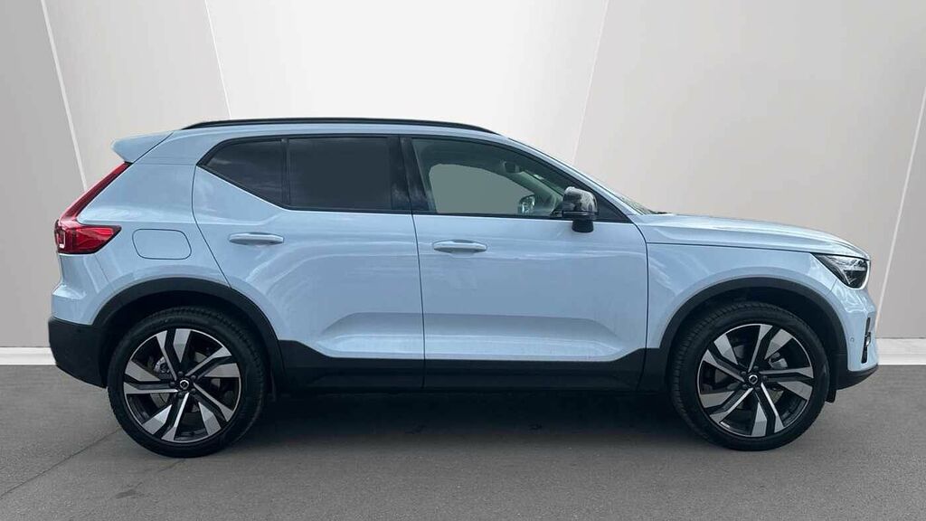 Volvo XC40 Plus, B4 Mild Hybrid, Dark LG26FVC Blue #3