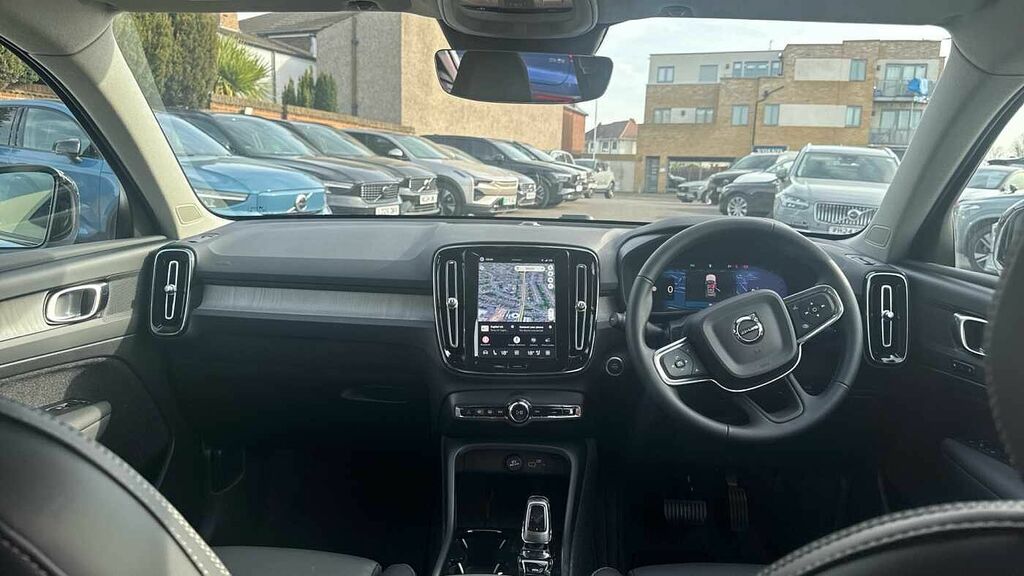 Volvo XC40 Plus, B4 Mild Hybrid, Dark LG26FVC Blue #5