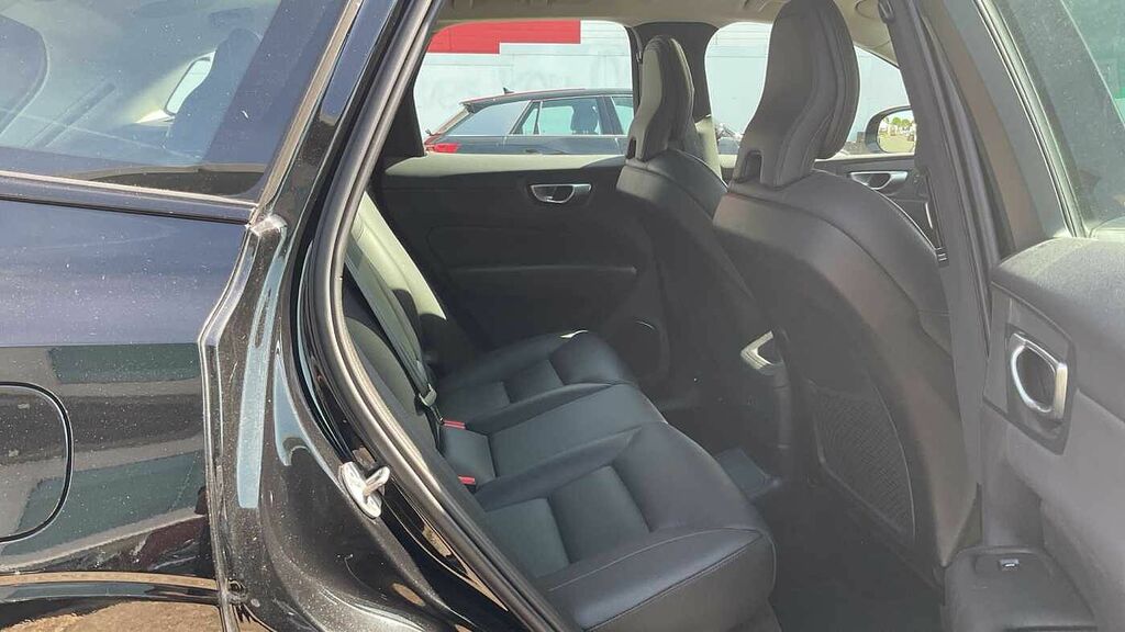 Volvo XC60 Recharge Plus, T6 Awd Plug-in Hybrid, LG73WWC Black #6