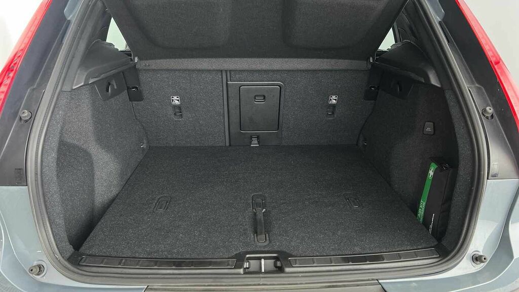 Volvo XC40 Plus, B3 Mild Hybrid, Dark GU23KWH Grey #5