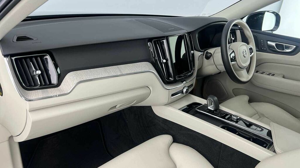 Volvo XC60 Plus, B4 Mild Hybrid, Dark YN23RKF Grey #6