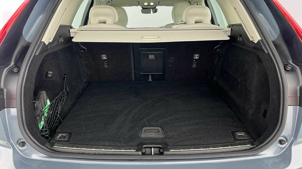 Volvo XC60 Plus, B4 Mild Hybrid, Dark YN23RKF Grey #5