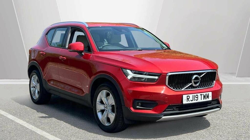 Volvo XC40 T4 Fwd Momentum Pro Red