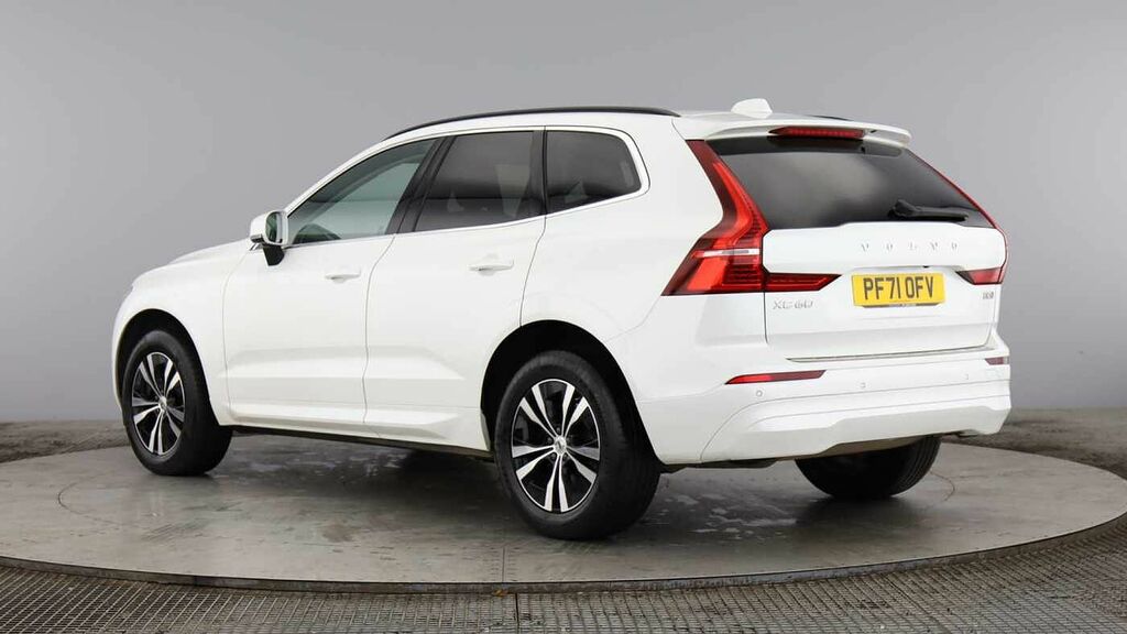 Volvo XC60 Momentum, B5 Awd Mild Hybrid PF71OFV White #3