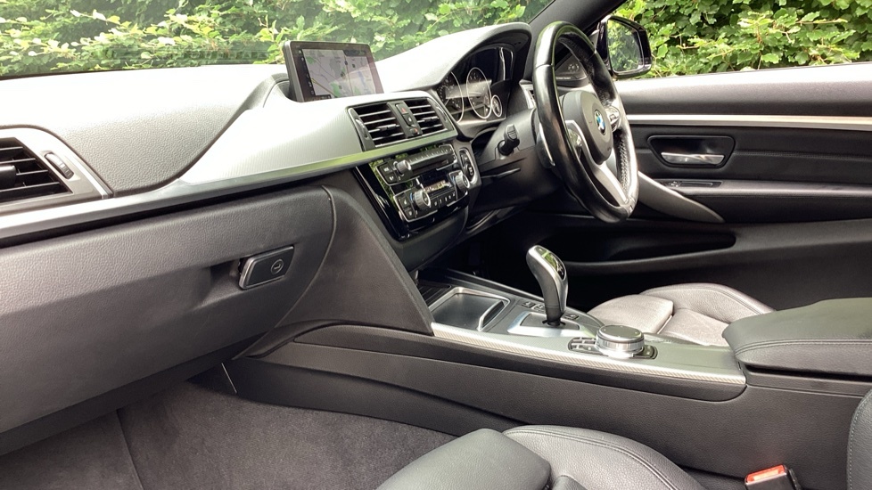 BMW 4 Series 420I M Sport Professional Media YN68UDO Black #3