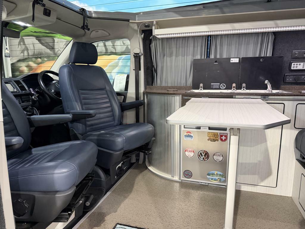 Volkswagen Transporter T6 Highline New Wave Camper Green #4