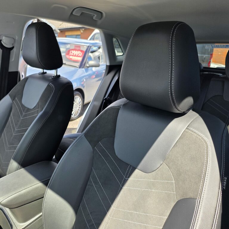 Vauxhall Grandland Hatchback Blue #24