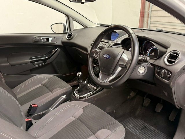 Ford Fiesta 2017 1.25 Zetec Hatchback Euro 6 CN17SVU White #5