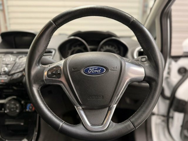 Ford Fiesta 2017 1.25 Zetec Hatchback Euro 6 CN17SVU White #6