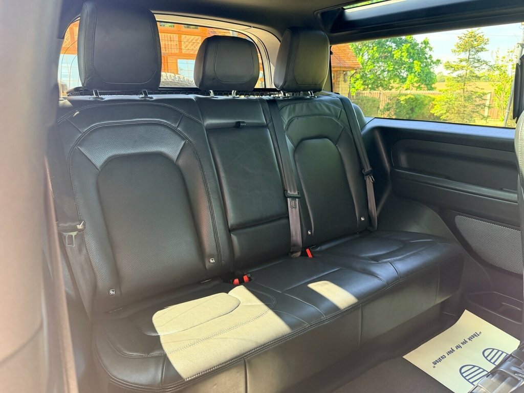 Land Rover Defender 90 3L Hse MJ23FFG Silver #6