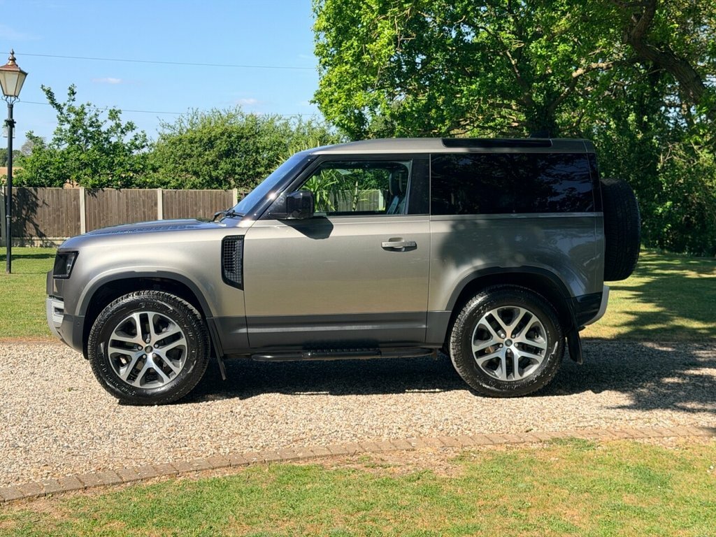 Land Rover Defender 90 3L Hse Silver