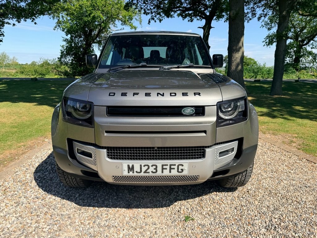 Land Rover Defender 90 3L Hse MJ23FFG Silver #2