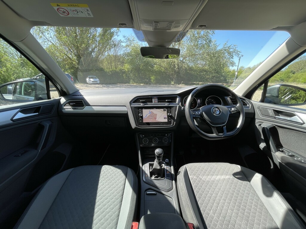 Volkswagen Tiguan Suv 1.5 Tsi Evo Match 201919 KT19LPV Grey #2