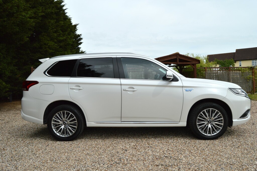 Mitsubishi Outlander Suv 2.4 H Twinmotor 13.8Kwh Dynamic 202020 WN20VYS White #5