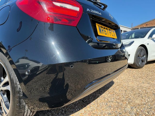 Mercedes-Benz A Class A200d Se Executive Hatchback WR67FLX Black #5