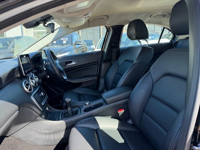Mercedes-Benz A Class A200d Se Executive Hatchback WR67FLX Black #6
