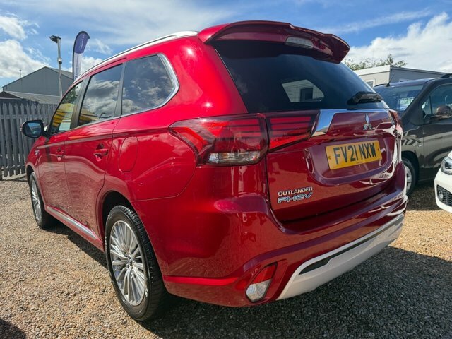 Mitsubishi Outlander Twinmotor 13.8Kwh Exceed Suv FV21NXW Red #6