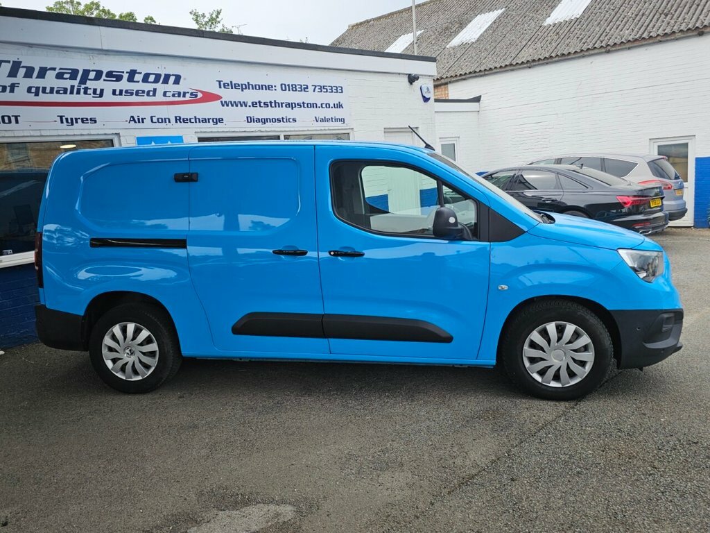 Vauxhall Combo 1.5L Edition VO20BKN Blue #2