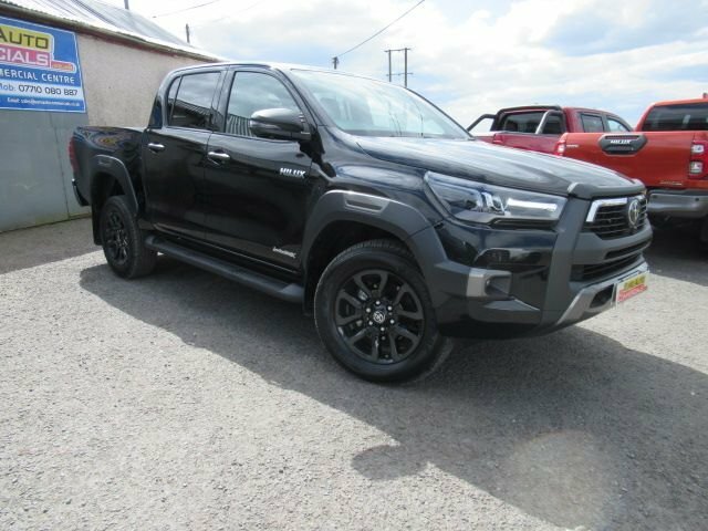 Toyota HILUX 2.8L Invincible X Black