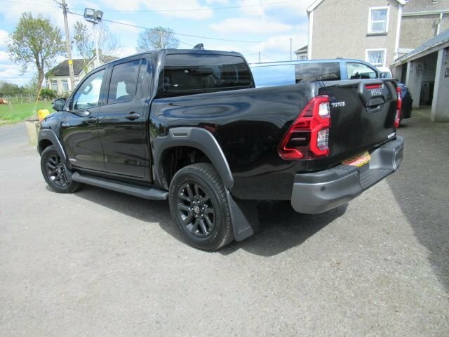 Toyota HILUX 2.8L Invincible X FG26GXK Black #2