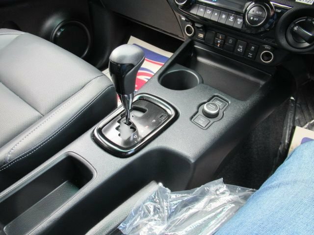 Toyota HILUX 2.8L Invincible X FG26GXK Black #5