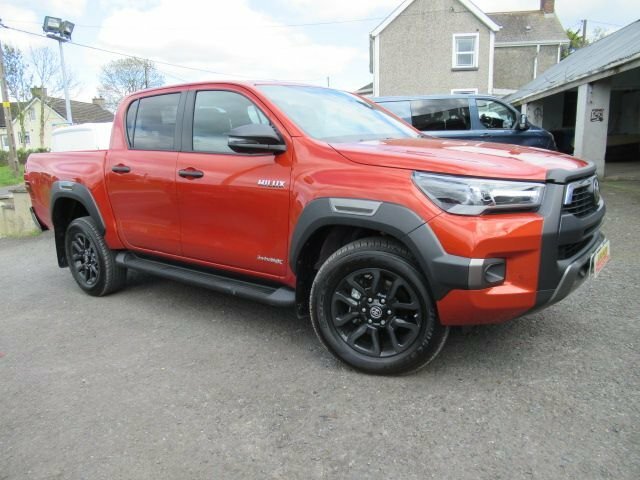 Toyota HILUX 2.8L Invincible X Orange