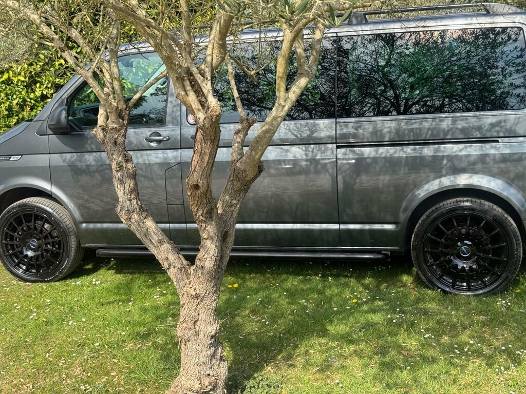 Volkswagen Caravelle 2.0 Tdi Executive Mpv GU70BPF Grey #2