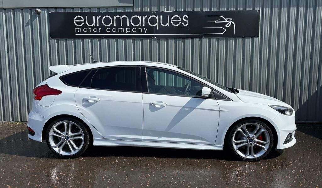 Ford Focus Hatchback 2.0 Tdci St-2 Euro 6 Ss 201717 SK17SZW White #2