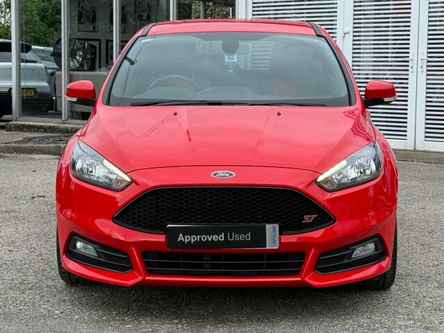 Ford Focus 2018 2.0 Tdci St-2 Hatchback Eur YM67PDK Red #3