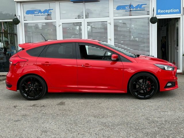Ford Focus 2018 2.0 Tdci St-2 Hatchback Eur YM67PDK Red #2