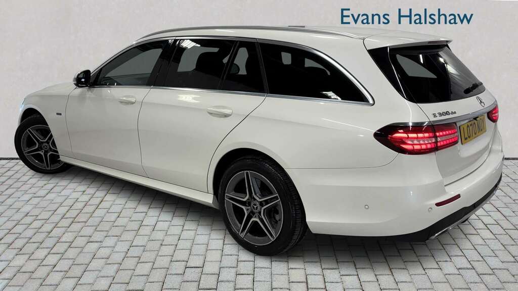 Mercedes-Benz E Class E300de Amg Line 9G-tronic 2020 LO70NUY White #2