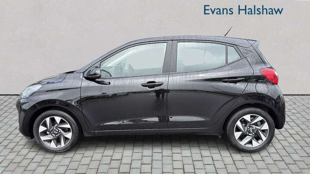 Hyundai I10 1.0 63 Advance Nav 2025 YF75FZY Black #3