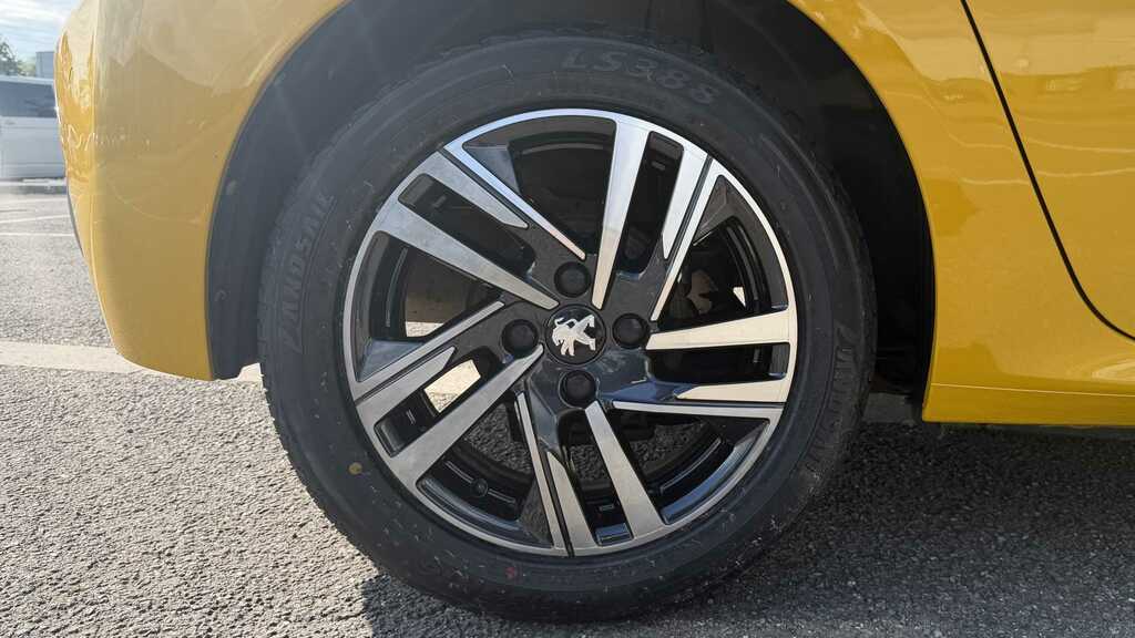 Peugeot 208 1.2 Puretech 100 Active Premium 2023 WL23FHH Yellow #4