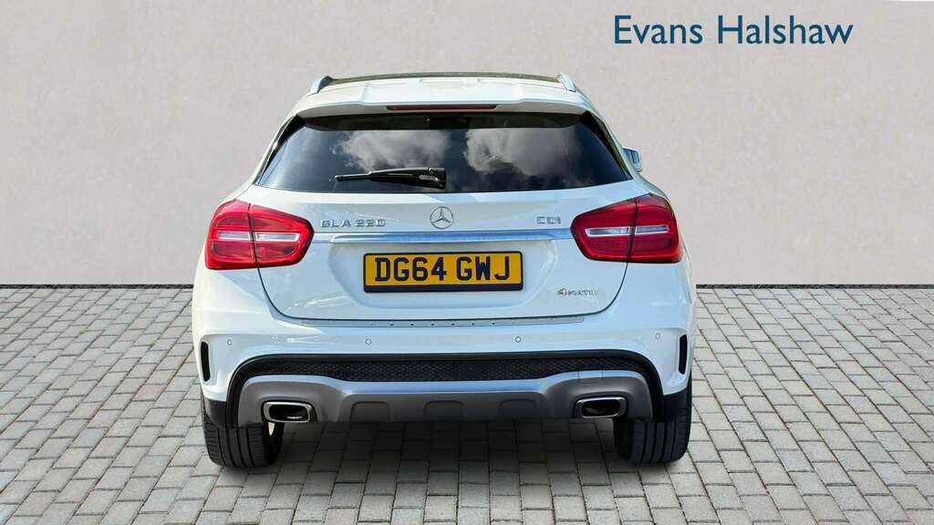 Mercedes-Benz GLA Class 220 Cdi 4Matic Amg Line Pre Plus 2014 DG64GWJ White #3