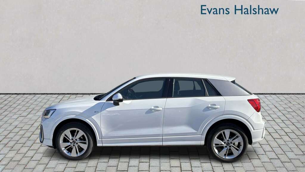 Audi Q2 30 Tfsi S Line 2023 FV23PHF White #6