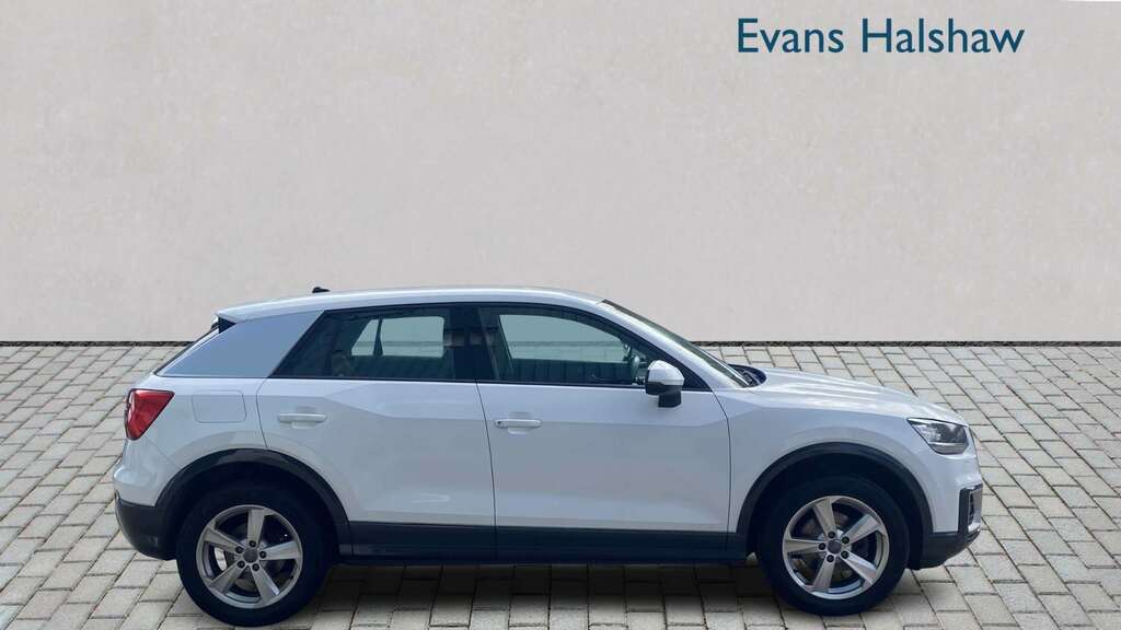 Audi Q2 30 Tfsi Sport 2019 ST69OAO White #3