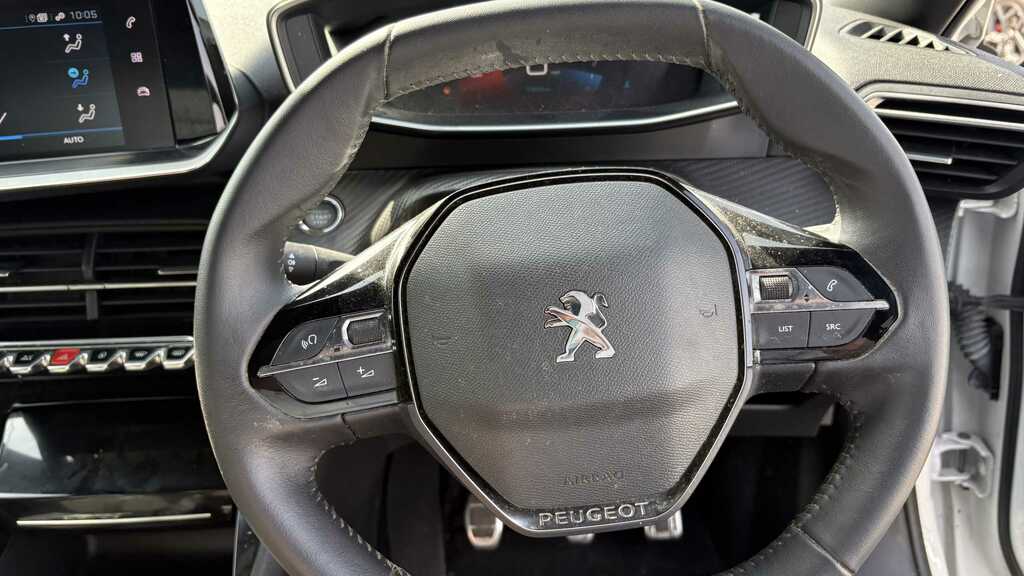Peugeot 2008 1.2 Puretech 130 Allure Premium 2023 FD72RVE White #6