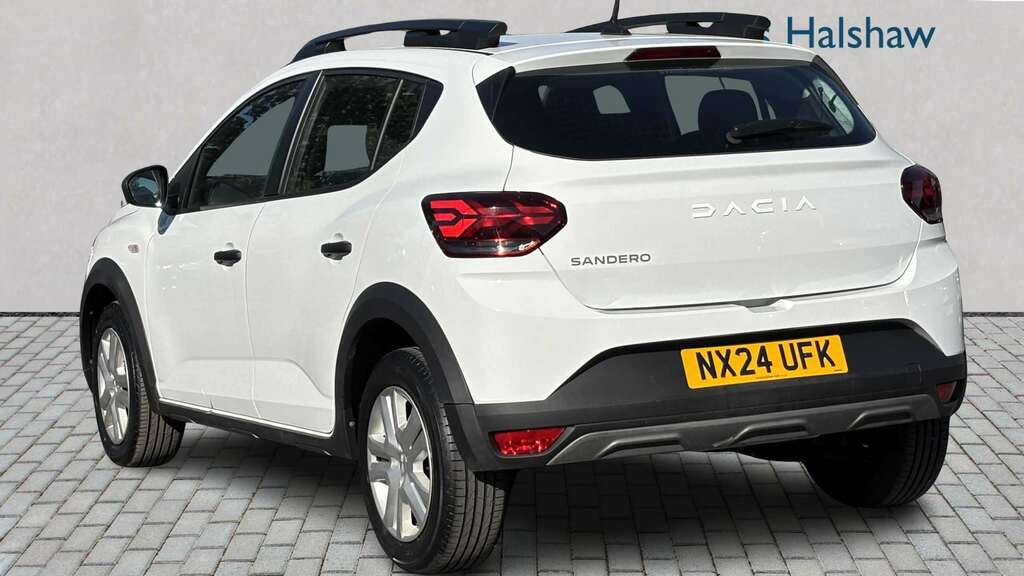 Dacia Sandero Stepway 1.0 Tce Essential 2024 NX24UFK White #4